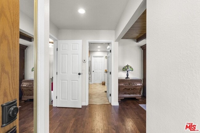 Building Photo - 1197 Oriole Rd