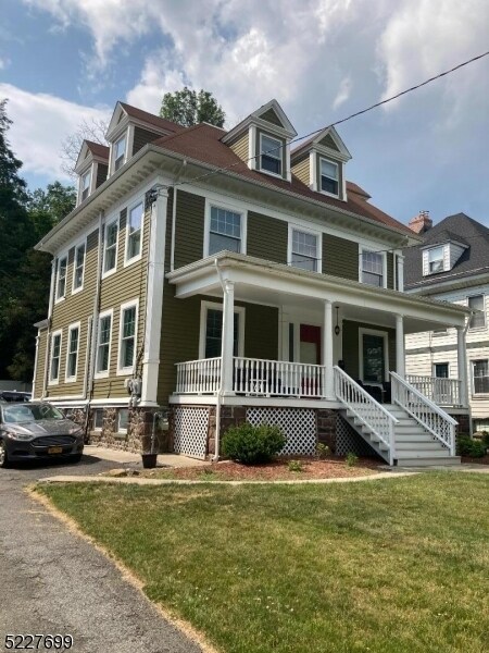 Building Photo - 100 Elm St