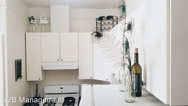 Building Photo - 351 14th St