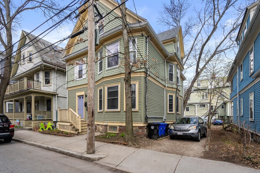 Building Photo - 75 Brook St