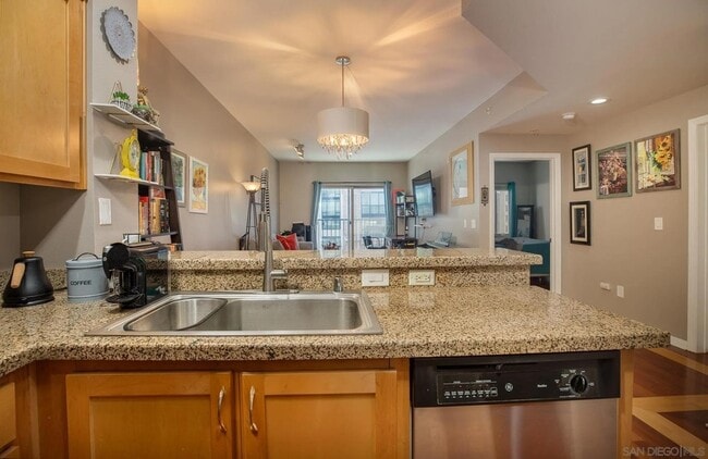 Building Photo - 450 J St