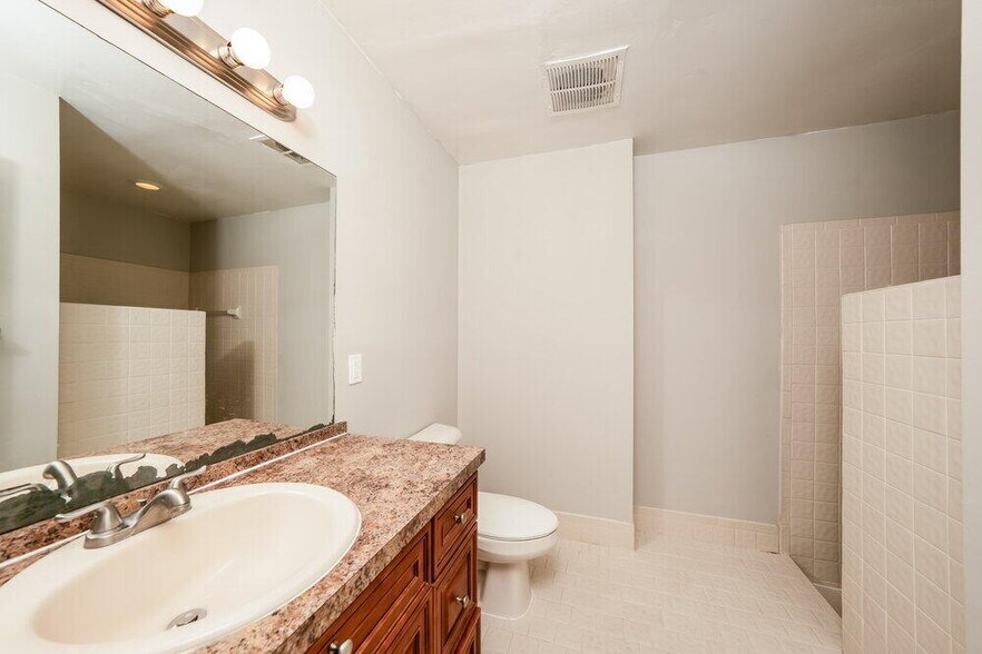 Building Photo - 80 Baytree Cir