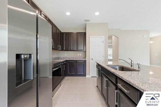 Building Photo - 4 Postman Ln