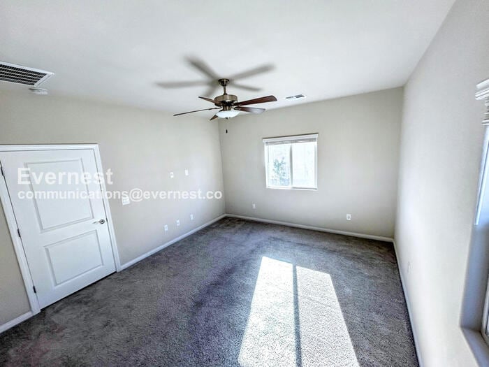 Building Photo - 497 Silver Smt Ave