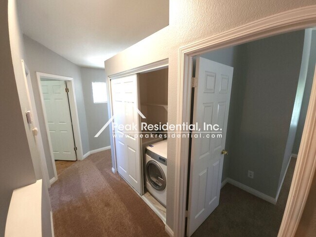 Building Photo - 10172 Sheffield Oak Way