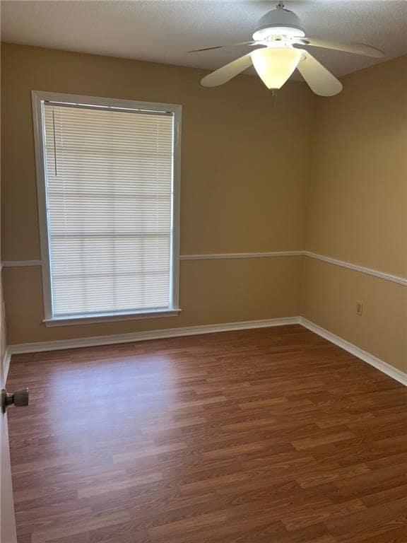 Building Photo - 4861 Woodcliff Dr N