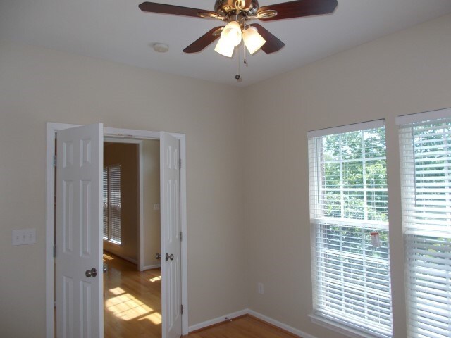 Building Photo - 3007 Linstead Dr