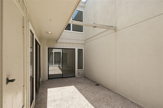 Building Photo - 1801 Polo Rd