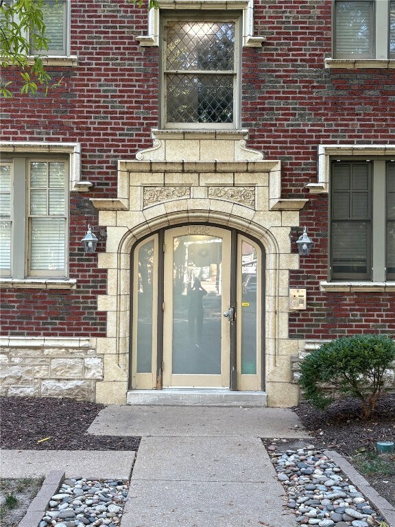 Primary Photo - 4228 McPherson Ave