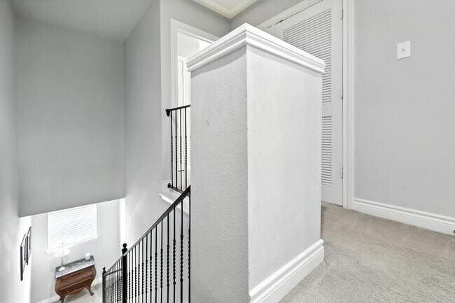 Building Photo - 5916 Kansas St