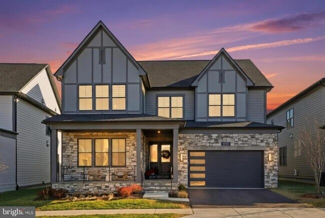 Building Photo - 9725 Lantana Wy