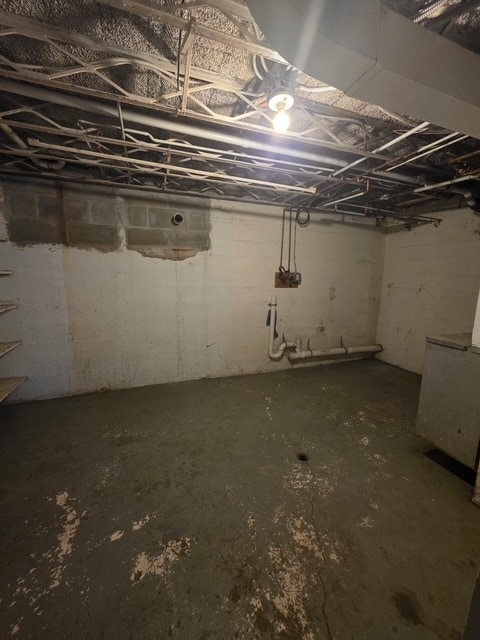 Building Photo - 702 8th Ave N
