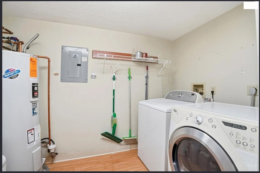 Building Photo - 3029 Stratford Ct