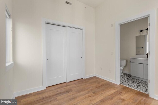 Building Photo - 2401 Frankford Ave