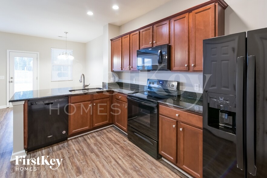 Building Photo - 283 Cameron St