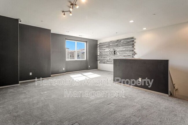 Building Photo - 1520 Santa Carolina Rd