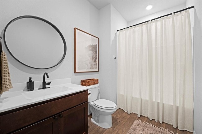 Building Photo - 144 Calgary Ln