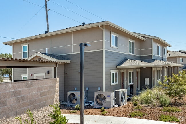 Building Photo - Courtyards on Orange Grove