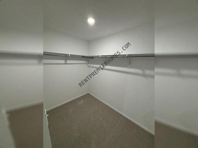 Building Photo - 250 Sarah Alyse Ln