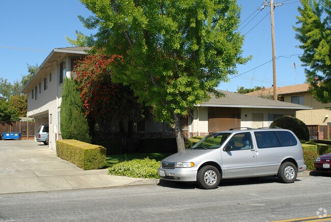 Primary Photo - 1683 Ontario Dr