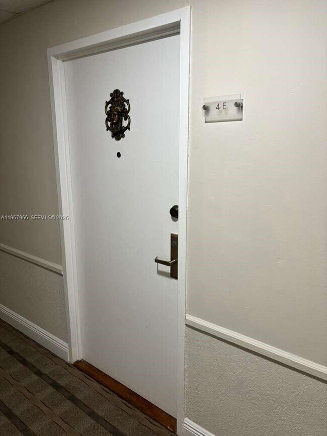 Building Photo - 150 SE 25th Rd