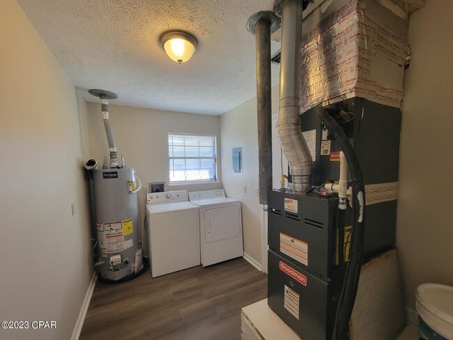 Building Photo - 738 Oak Ave