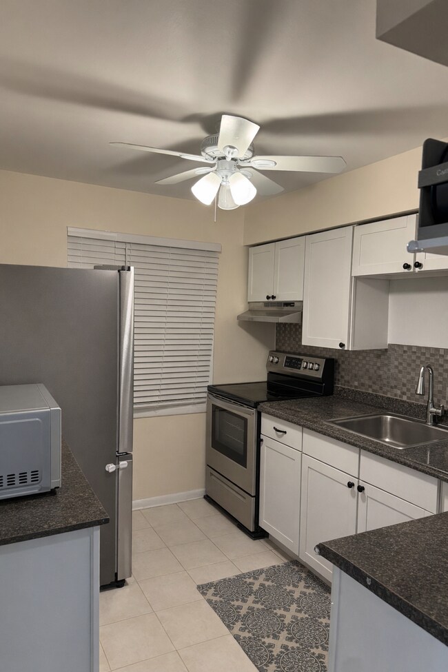 Building Photo - 100 Pierson Miller Dr