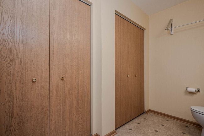 Building Photo - 801 N McLean Blvd