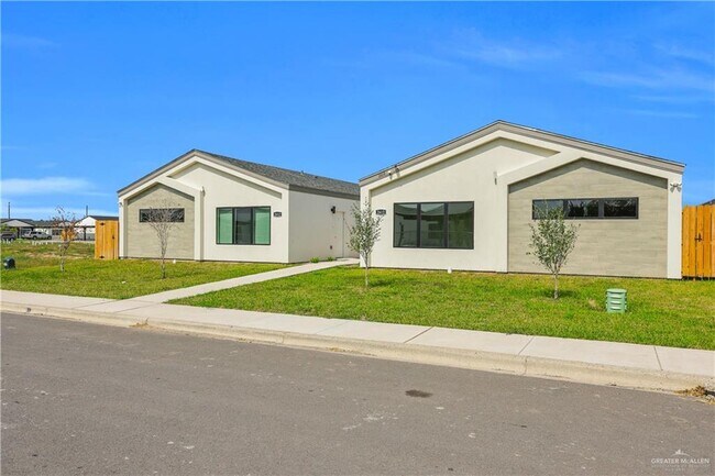 Building Photo - 23 Robin Rd