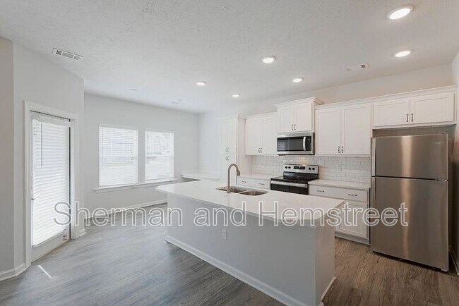 Building Photo - 2034 Lotus Dr