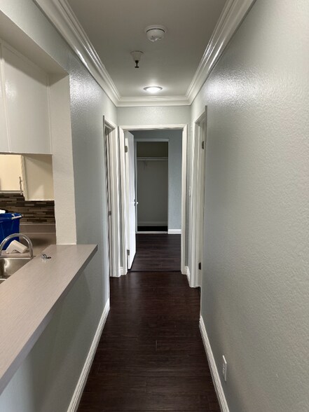 Building Photo - 5811 Tujunga Ave