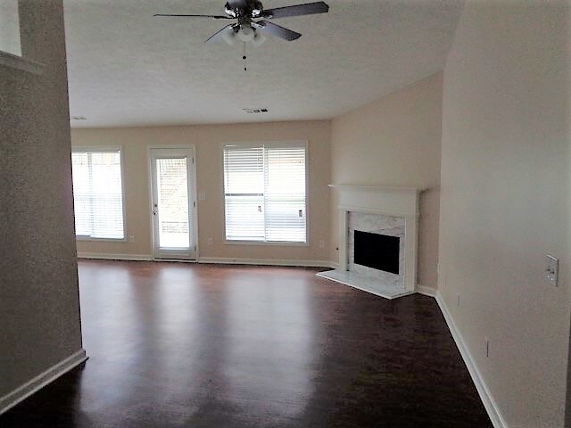 Building Photo - 3670 Sugarbrook Dr
