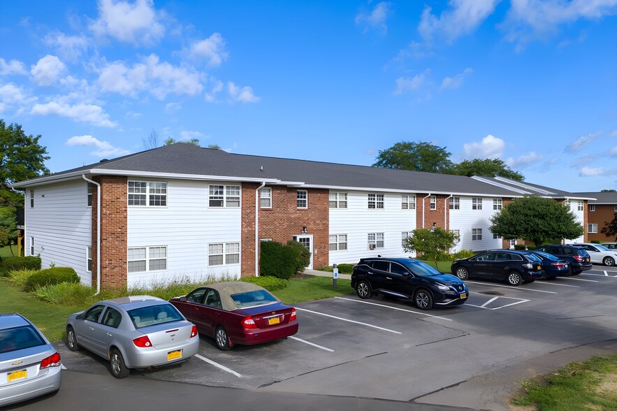 Building Photo - The Meadows Apartments