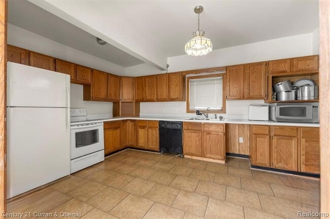 Building Photo - 7737 Senator St