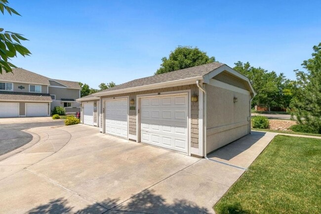 Building Photo - 2075 Tonopas Ct