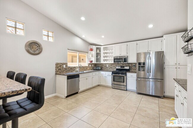 Building Photo - 50280 Spyglass Hill Dr