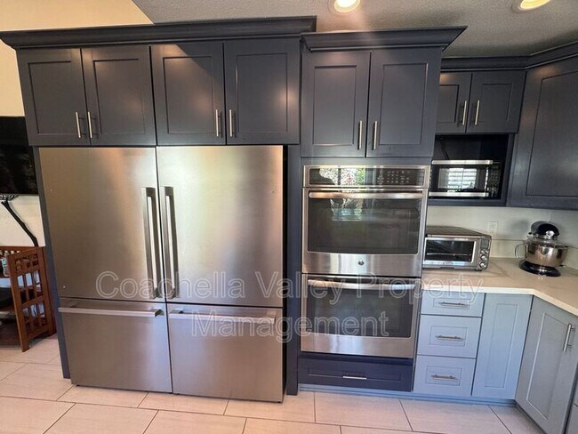 Building Photo - 43584 Via Magellan Dr