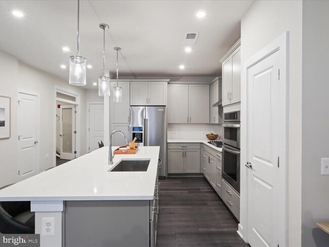 Building Photo - 106 St Ives Pl