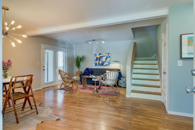 Building Photo - 940 Gale Ln