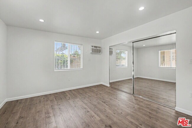 Building Photo - 2153 Glendon Ave