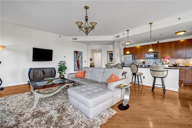 Building Photo - 711 Cosmopolitan Dr NE