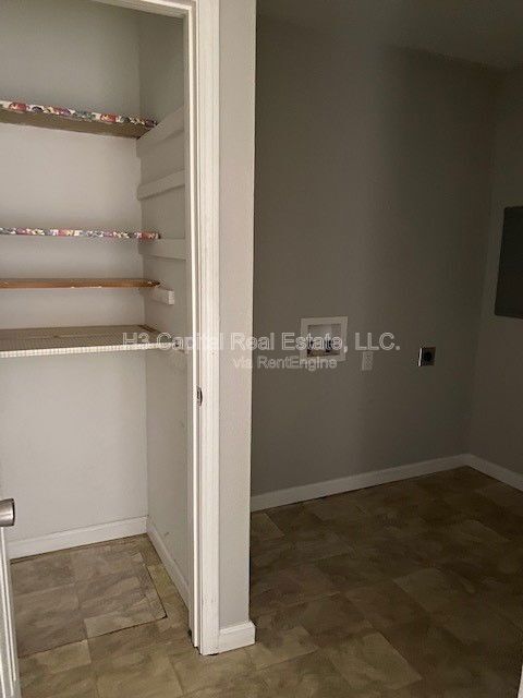 Building Photo - 3214 Kilarney Dr