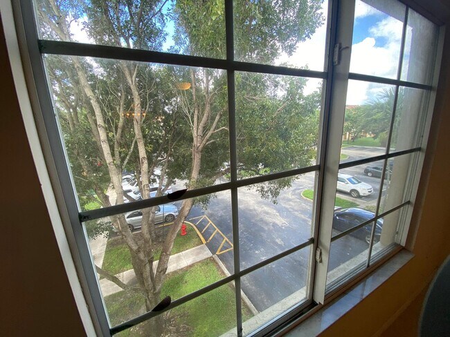 Building Photo - 4211 San Marino Blvd