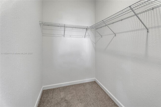 Building Photo - 2652 SE 28th St