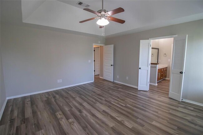 Building Photo - 525 NW 171st St