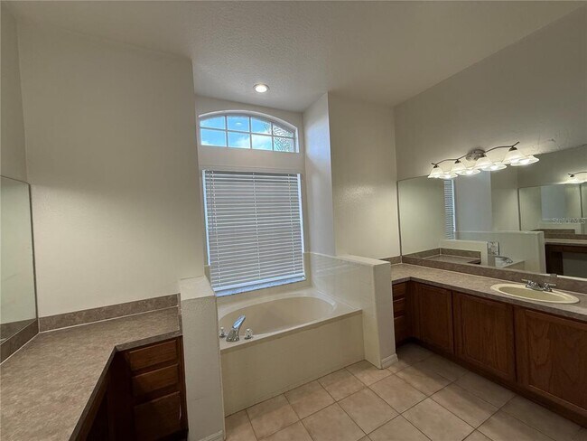 Building Photo - 12032 Timberhill Dr