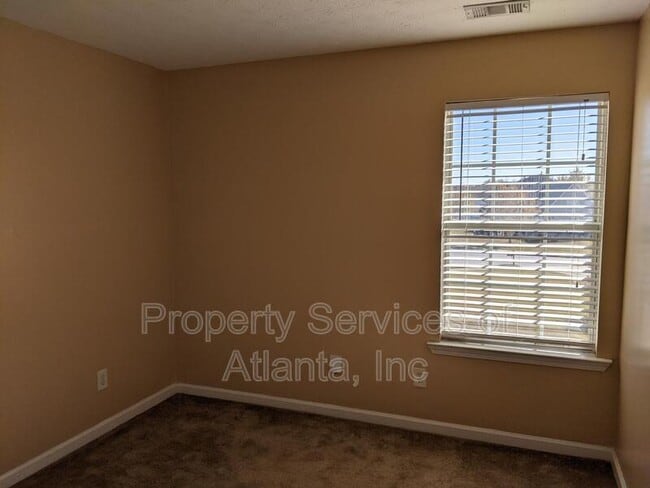 Building Photo - 1815 Rest Haven Ln