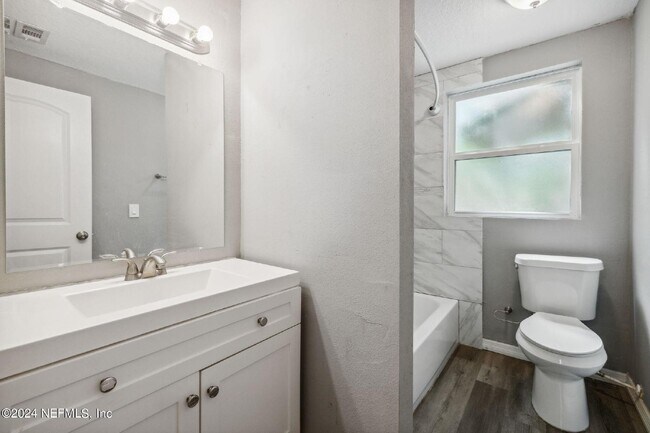 Building Photo - 3Bd Rental Available, Minutes from San Marco!