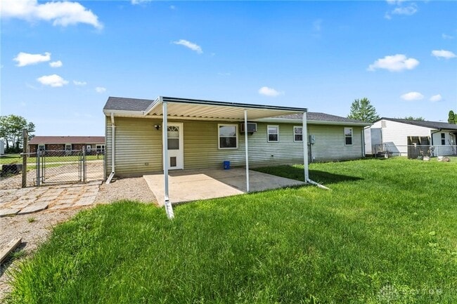Building Photo - 10975 Comanche Dr