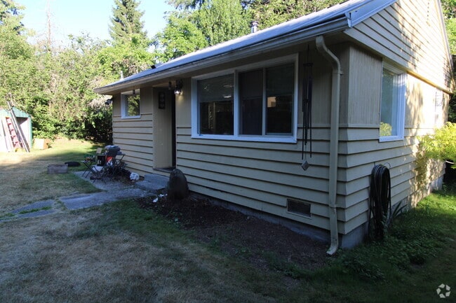 Building Photo - 9228 37th Ave SW
